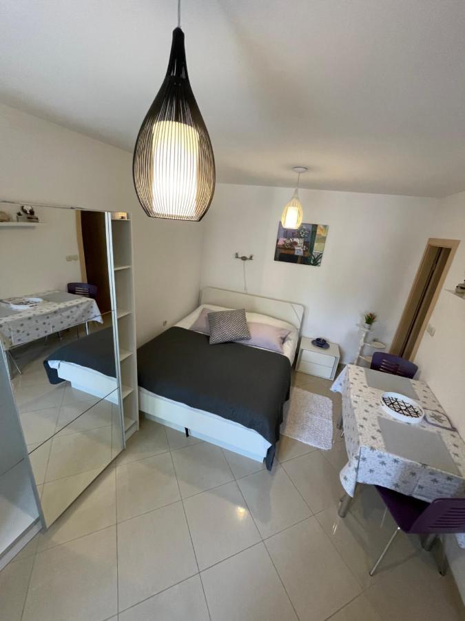 Studio Apartment Klaric Vis Dış mekan fotoğraf