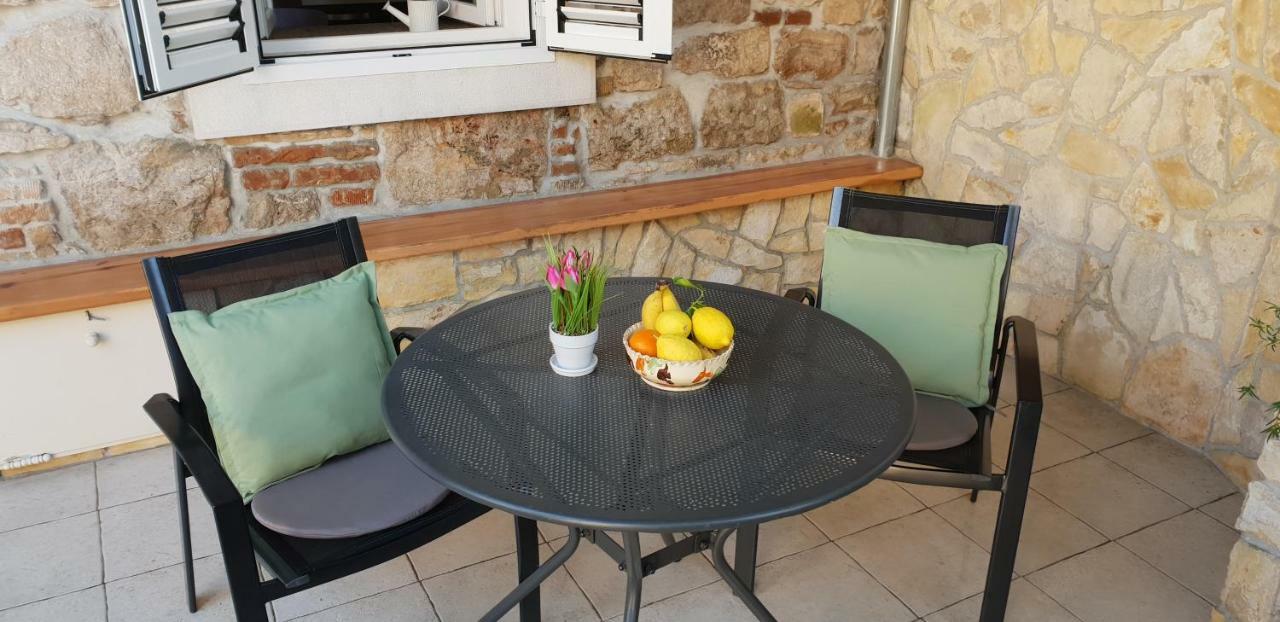 Studio Apartment Klaric Vis Dış mekan fotoğraf