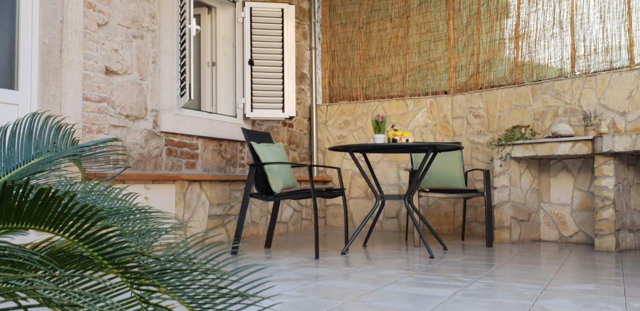 Studio Apartment Klaric Vis Dış mekan fotoğraf